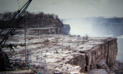 niagara-falls-no-water.jpg